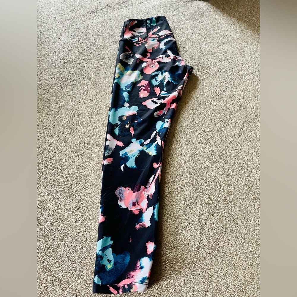 Athletic leggings.